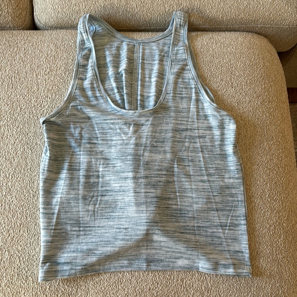 workout tank top
